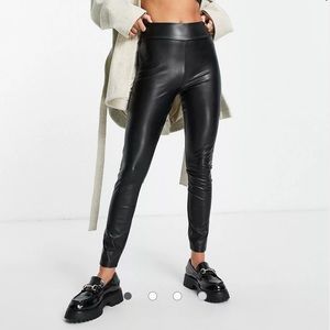 Abercrombie & Fitch black faux leather leggings NWT XS